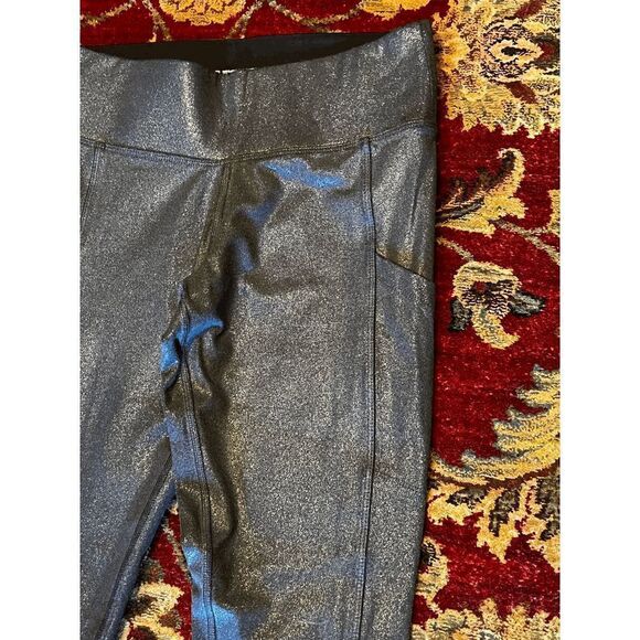 Victoria Secret Pink Ultimate Shimmery Leggings Size XS - Picture 3 of 4